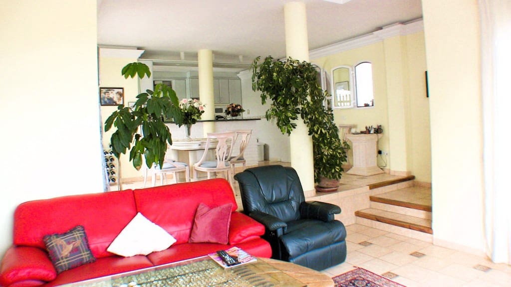 8 soverom Villa til salgs i Torrox-Costa med svømmebasseng garasje - € 999 000 (Ref: 8028820)