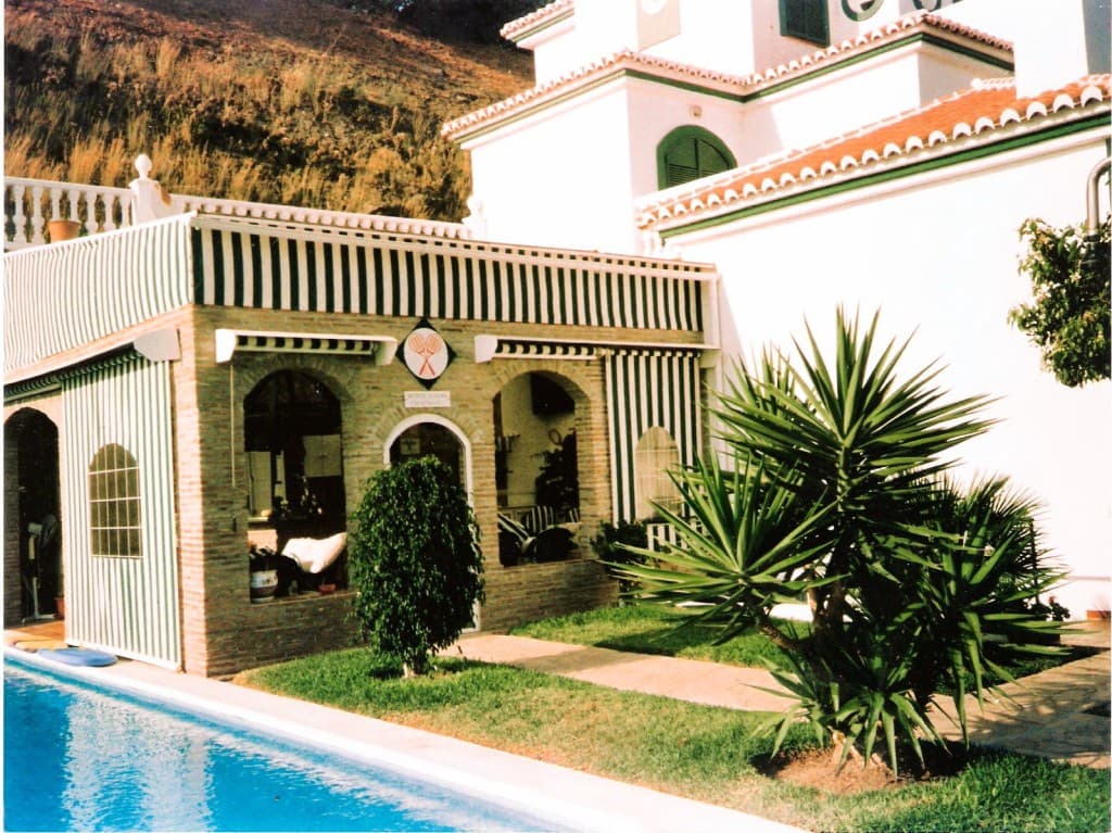 8 soverom Villa til salgs i Torrox-Costa med svømmebasseng garasje - € 999 000 (Ref: 8028820)