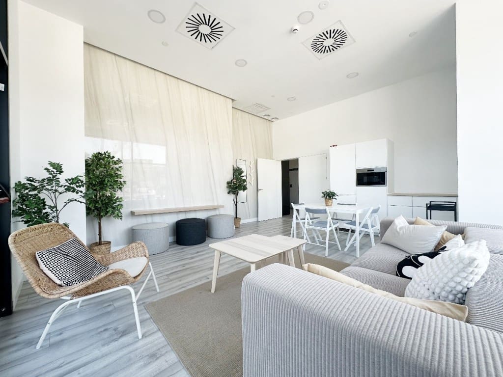 2 sypialnia Apartament na sprzedaż w Miasto Malaga z basenem - 387 000 € (Ref: 8032547)