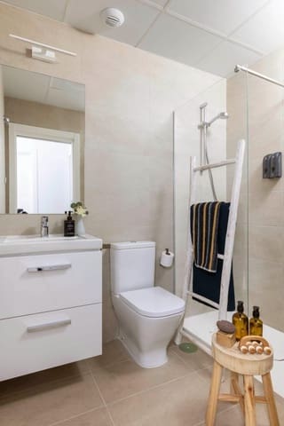 2 sypialnia Apartament na sprzedaż w Miasto Málaga z basenem - 387 000 € (Ref: 8032547)