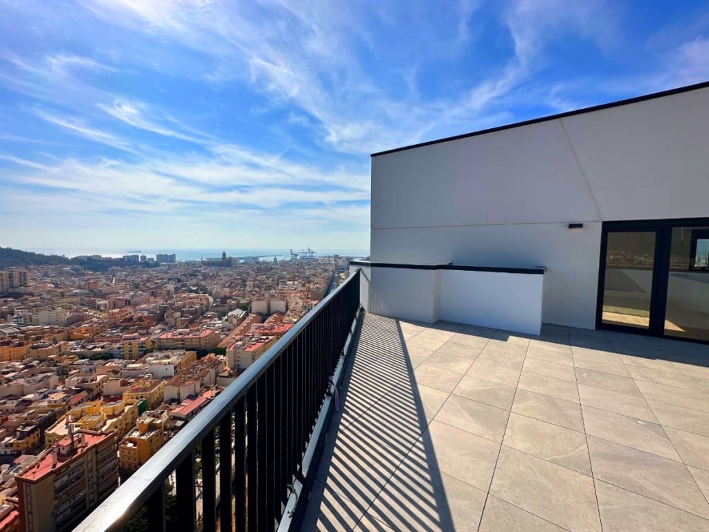 3 sypialnia Penthouse na sprzedaż w Miasto Malaga z basenem - 1 174 000 € (Ref: 8092658)