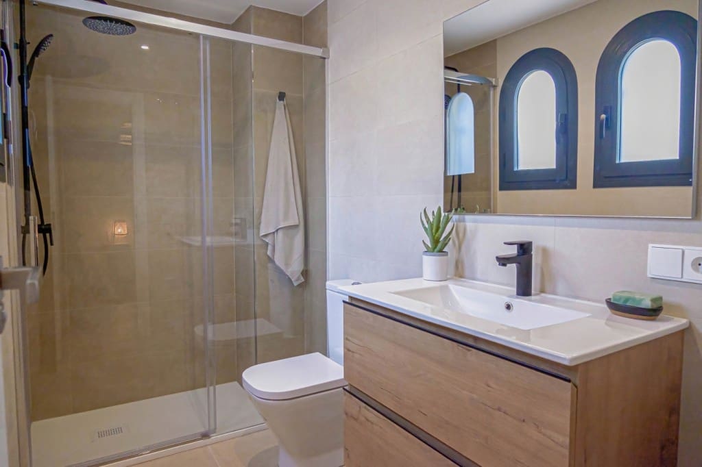 3 quarto Casa em Banda para venda em El Paraiso com piscina - 389 000 € (Ref: 8100335)