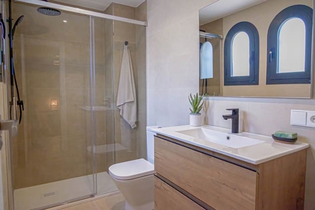 3 soverom Hus til salgs i El Paraiso, Estepona med svømmebasseng - € 389 000 (Ref: 8100335)