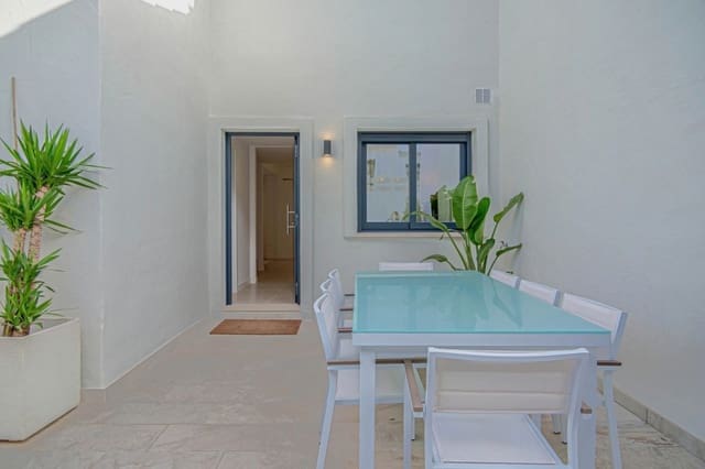 3 soverom Hus til salgs i El Paraiso, Estepona med svømmebasseng - € 389 000 (Ref: 8100335)