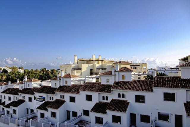 3 soverom Hus til salgs i El Paraiso, Estepona med svømmebasseng - € 389 000 (Ref: 8100335)