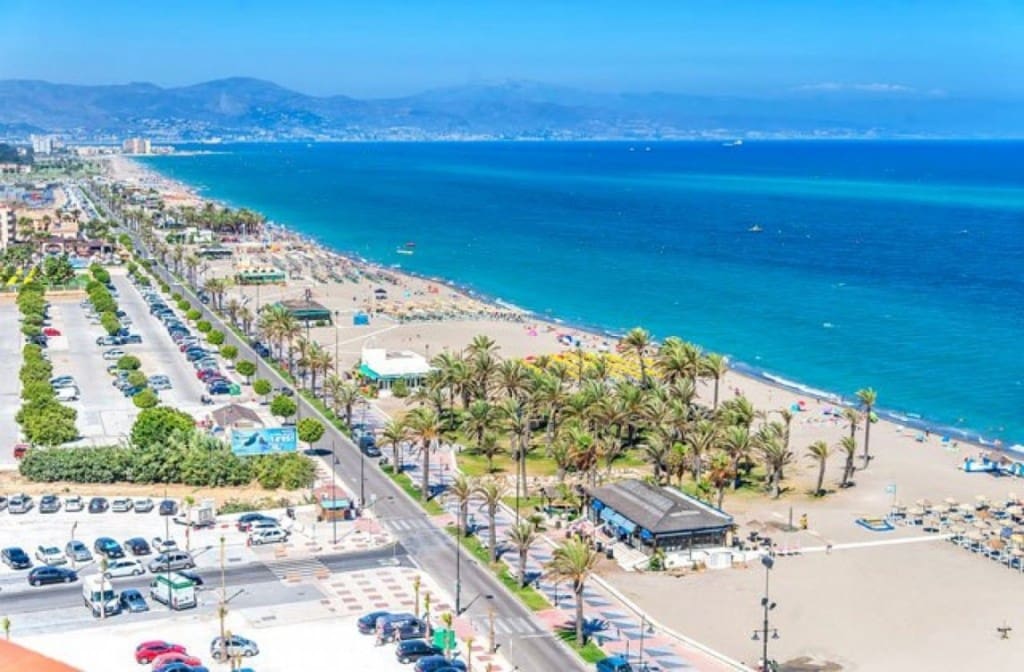 3 makuuhuone Huoneisto myytävänä paikassa Torremolinos mukana uima-altaan - 1 300 000 € (Ref: 8121702)