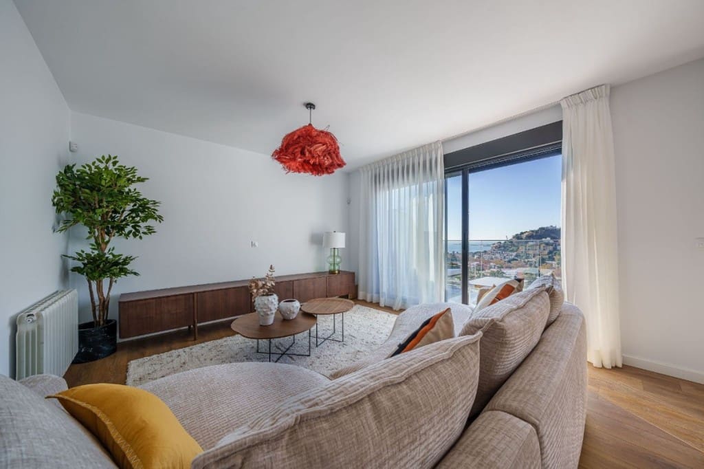 4 soveværelse Penthouse til salg i Malaga by med swimmingpool - € 1.220.000 (Ref: 8295623)