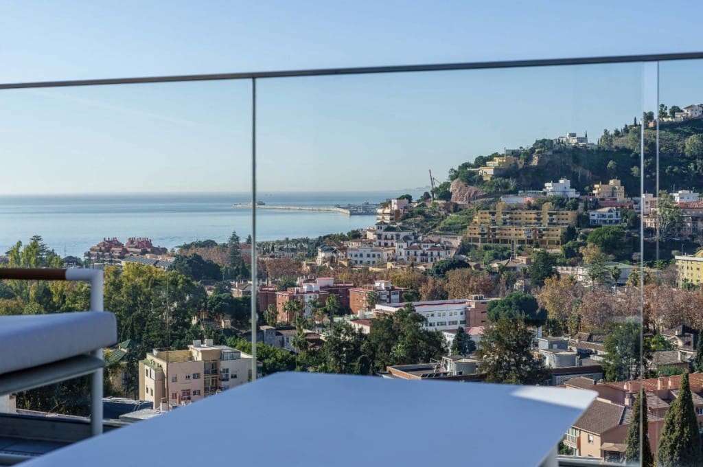 4 soveværelse Penthouse til salg i Malaga by med swimmingpool - € 1.220.000 (Ref: 8295623)