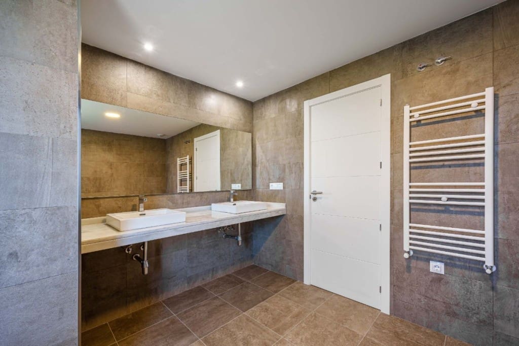 4 soveværelse Penthouse til salg i Malaga by med swimmingpool - € 1.220.000 (Ref: 8295623)