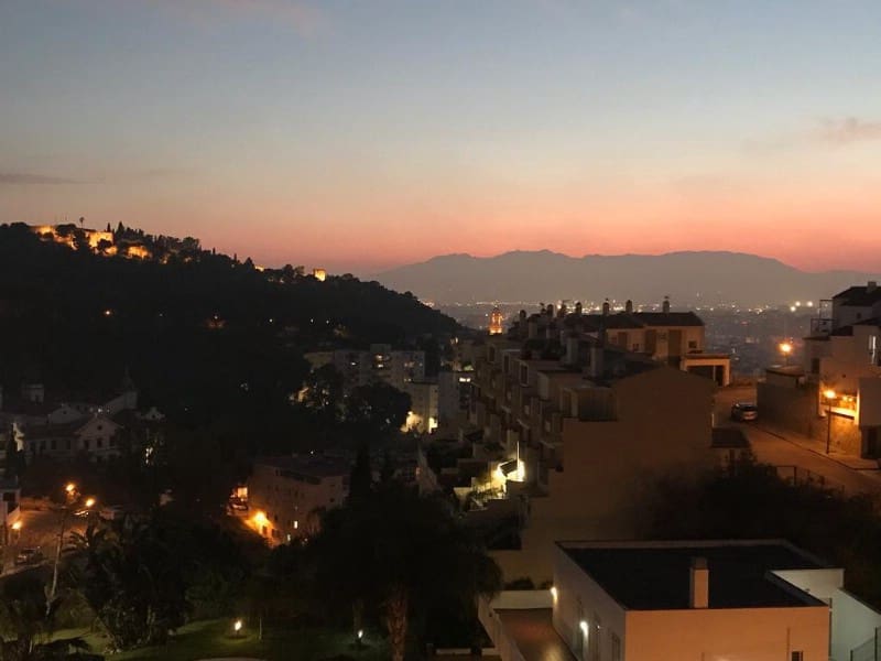 5 soveværelse Byhus til salg i Malaga by med swimmingpool garage - € 1.098.000 (Ref: 8458476)