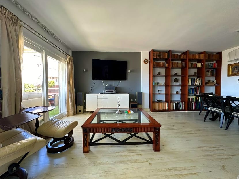 5 soveværelse Byhus til salg i Malaga by med swimmingpool garage - € 1.098.000 (Ref: 8458476)