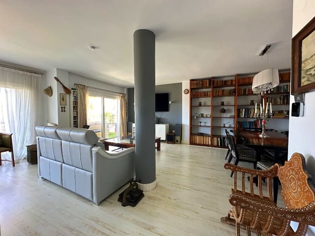 5 makuuhuone Omakotitalo myytävänä paikassa El Limonar, Málaga kaupunki mukana uima-altaan 
autotalli - 1 098 000 € (Ref: 8458476)