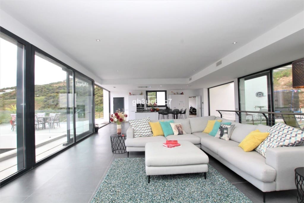 Chalet de 4 habitaciones en La Cala de Mijas en venta con piscina garaje - 1.300.000 € (Ref: 8577560)