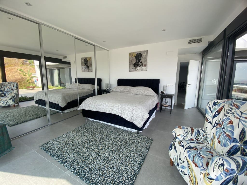 Chalet de 4 habitaciones en La Cala de Mijas en venta con piscina garaje - 1.300.000 € (Ref: 8577560)