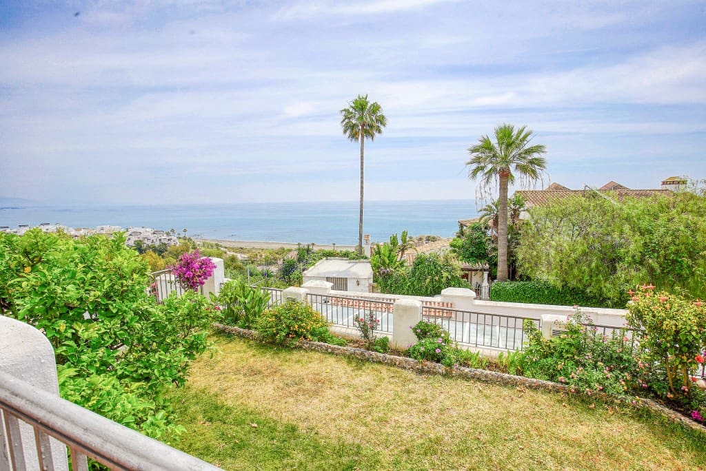 4 soveværelse Byhus til salg i Bahia de Casares med swimmingpool garage - € 575.000 (Ref: 8577571)