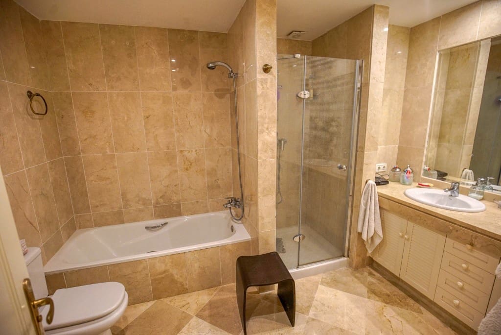 4 soveværelse Byhus til salg i Bahia de Casares med swimmingpool garage - € 575.000 (Ref: 8577571)