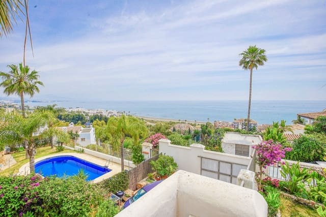 4 soveværelse Byhus til salg i Bahia de Casares, Casares med swimmingpool garage - € 575.000 (Ref: 8577571)