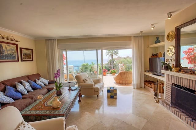 4 soveværelse Byhus til salg i Bahia de Casares, Casares med swimmingpool garage - € 575.000 (Ref: 8577571)