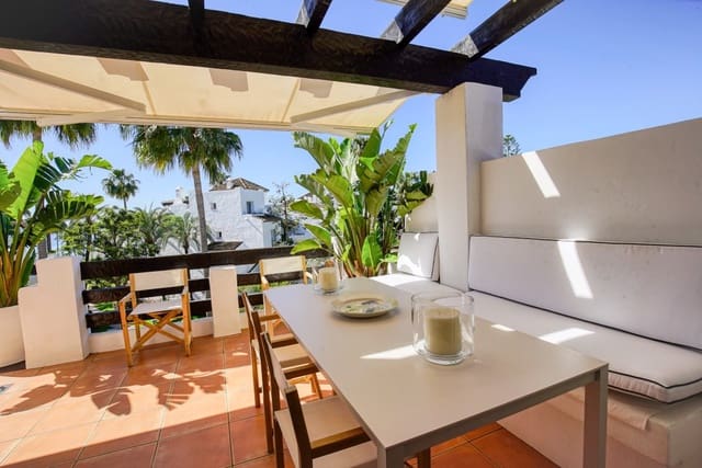 2 bedroom Penthouse for sale in Estepona with pool - € 996,000 (Ref: 8577574)