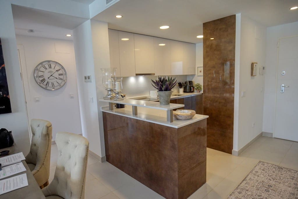 2 soveværelse Lejlighed til salg i Estepona med swimmingpool garage - € 500.000 (Ref: 8577575)