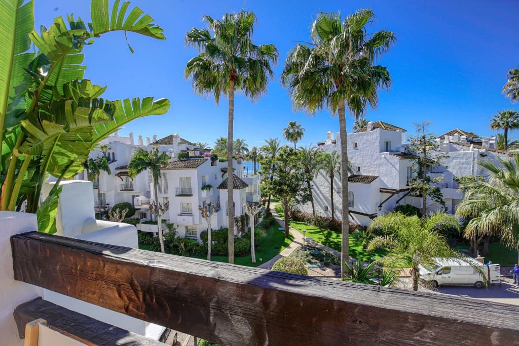 2 quarto Penthouse para venda em Estepona - 996 000 € (Ref: 8577576)