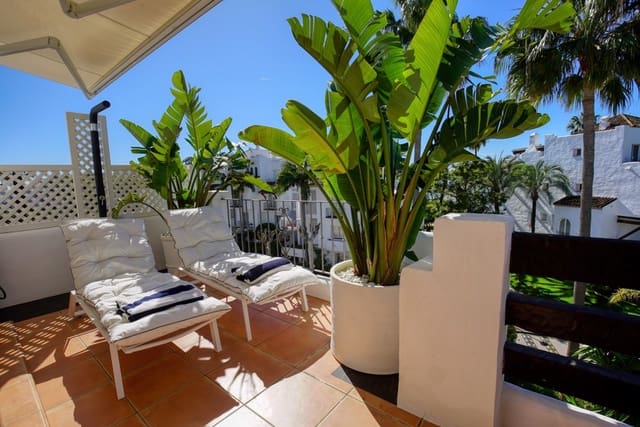 2 quarto Penthouse para venda em Estepona - 996 000 € (Ref: 8577576)