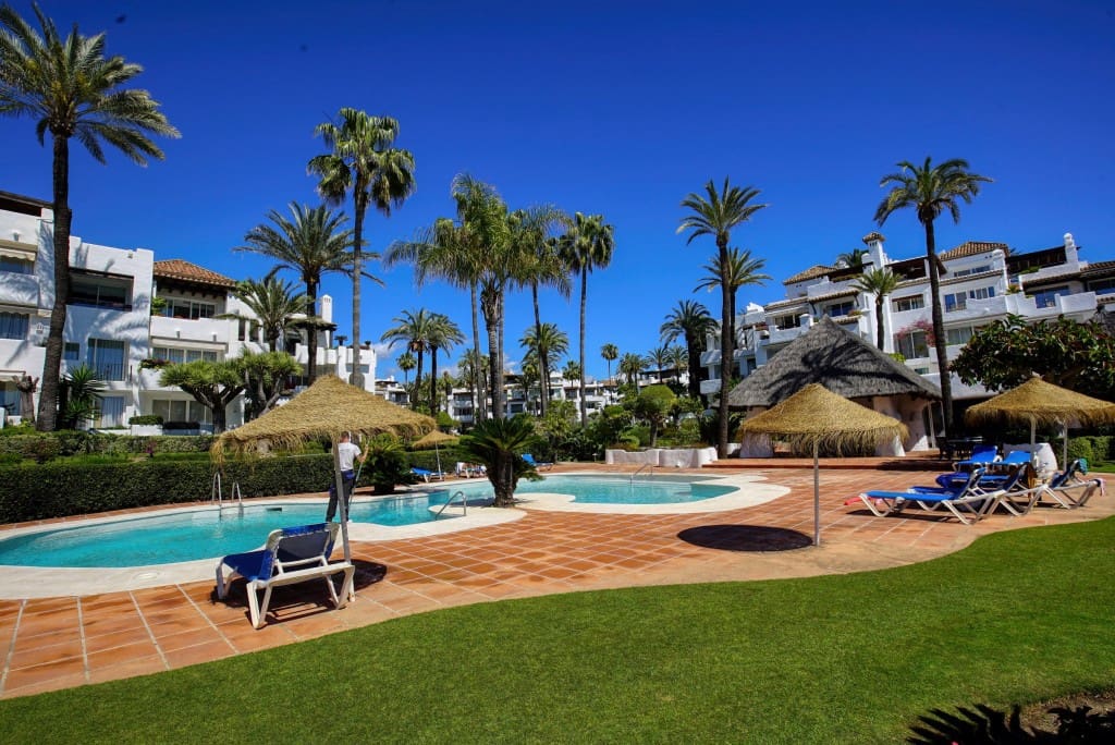 2 quarto Penthouse para venda em Estepona - 996 000 € (Ref: 8577576)