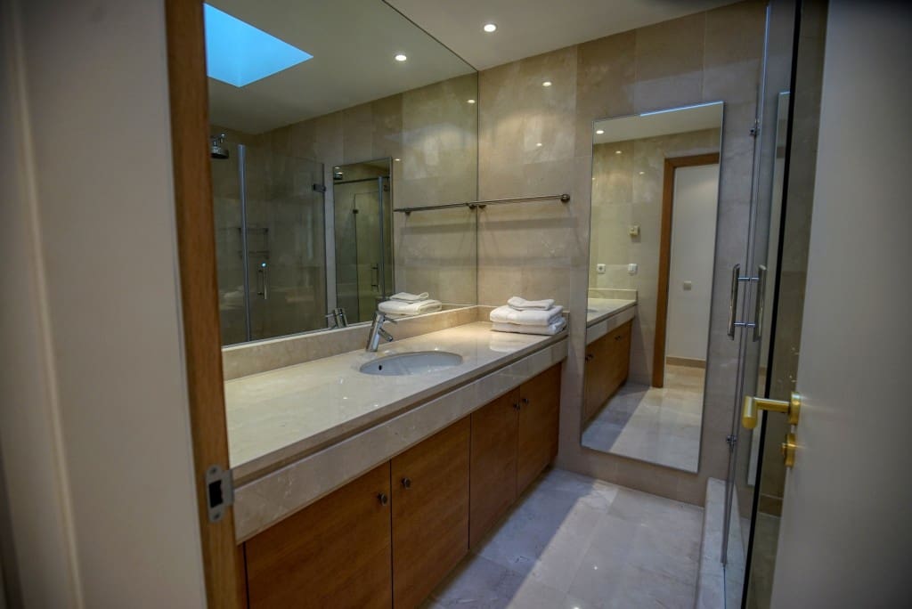 2 quarto Penthouse para venda em Estepona - 996 000 € (Ref: 8577576)