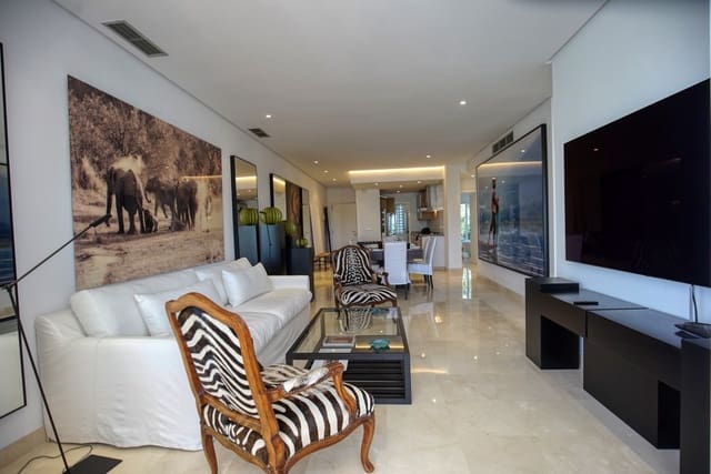 2 quarto Penthouse para venda em Estepona - 996 000 € (Ref: 8577576)