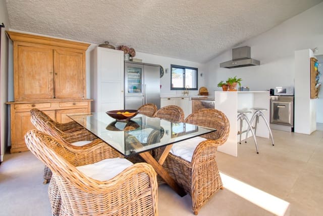 3 soverom Villa til salgs i Bahía Dorada, Estepona med svømmebasseng - € 1 350 000 (Ref: 8577582)