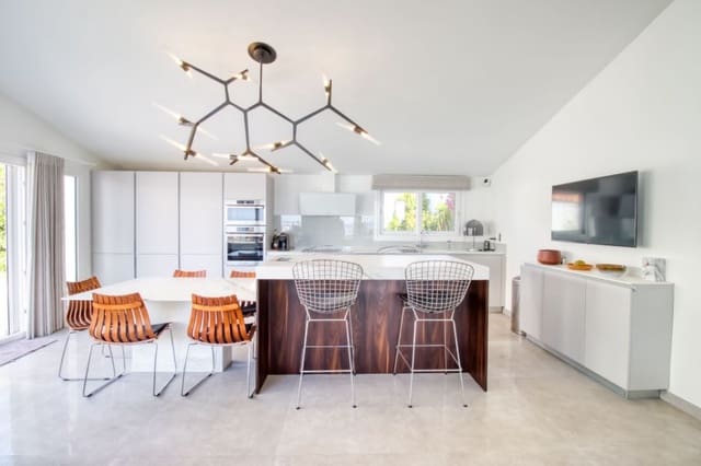 4 soverom Villa til salgs i Bahía Dorada, Estepona med svømmebasseng - € 1 295 000 (Ref: 8577595)