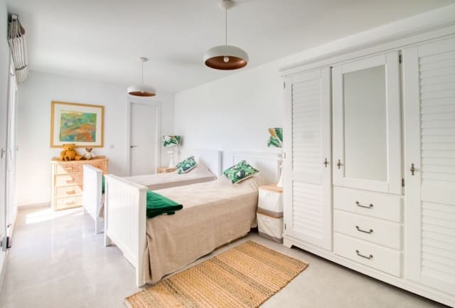 4 soverom Villa til salgs i Bahía Dorada, Estepona med svømmebasseng - € 1 295 000 (Ref: 8577595)