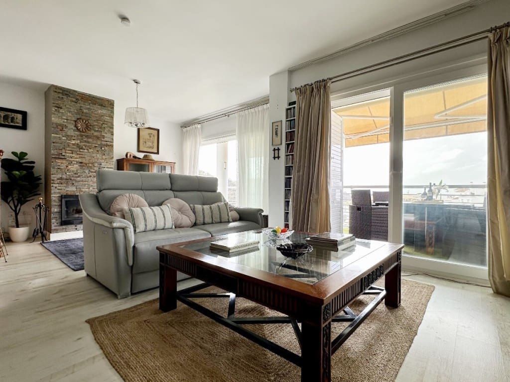 5 soveværelse Byhus til salg i Malaga by med swimmingpool garage - € 1.099.000 (Ref: 8584167)