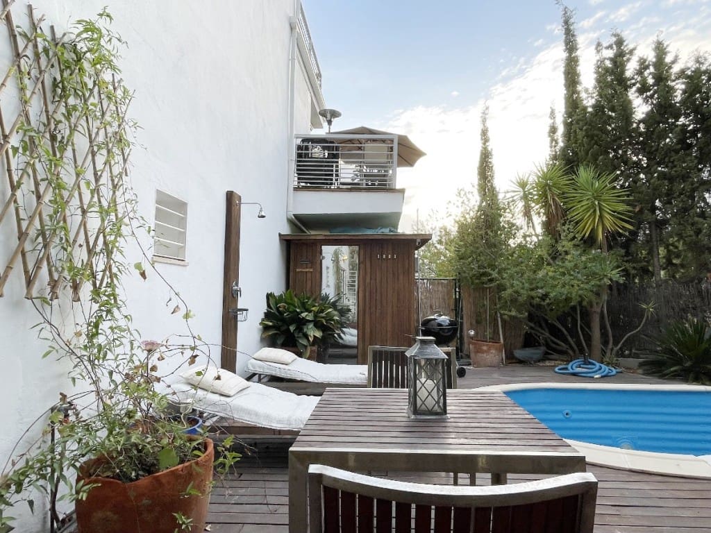 5 soveværelse Byhus til salg i Malaga by med swimmingpool garage - € 1.099.000 (Ref: 8584167)