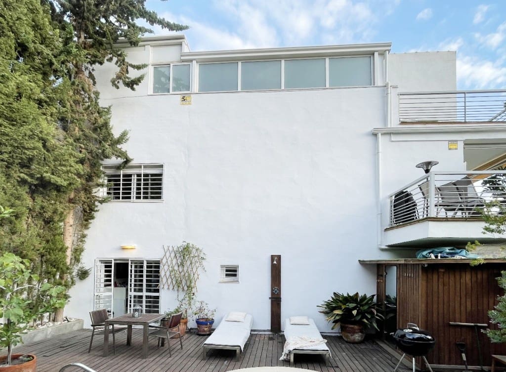 5 soveværelse Byhus til salg i Malaga by med swimmingpool garage - € 1.099.000 (Ref: 8584167)