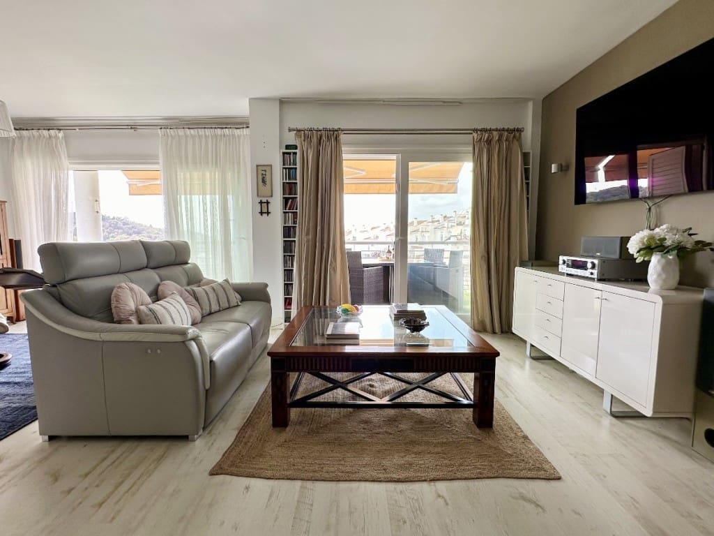 5 soveværelse Byhus til salg i Malaga by med swimmingpool garage - € 1.099.000 (Ref: 8584167)