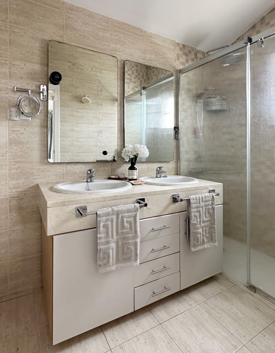 5 soveværelse Byhus til salg i Malaga by med swimmingpool garage - € 1.099.000 (Ref: 8584167)