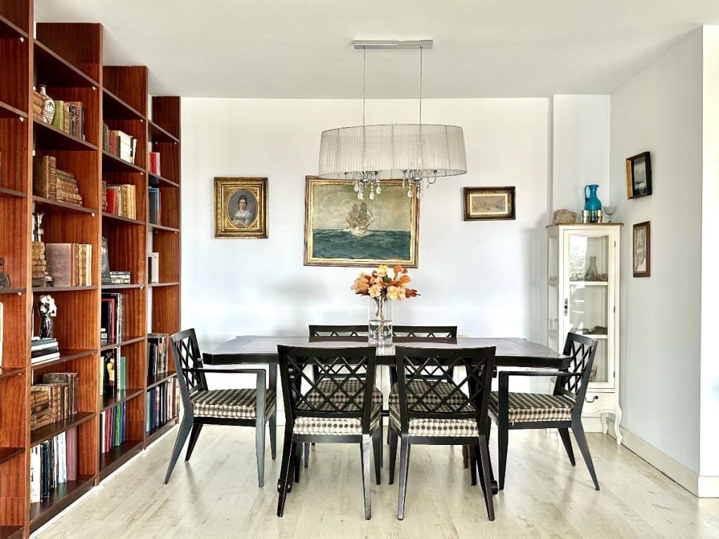 5 soveværelse Byhus til salg i Malaga by med swimmingpool garage - € 1.099.000 (Ref: 8584167)