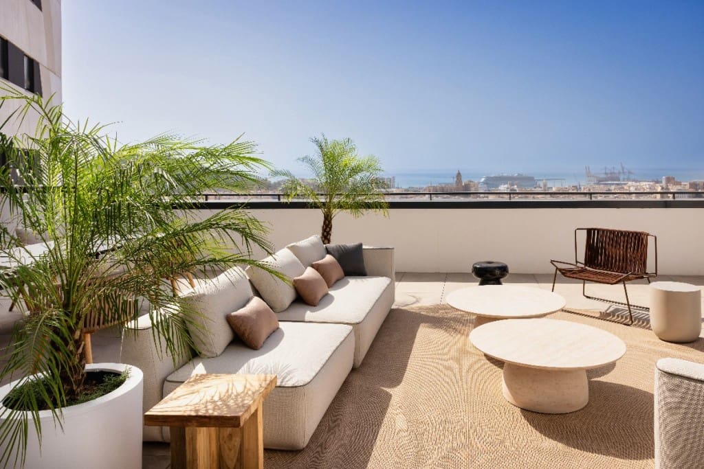 4 bedroom Apartment for sale in Malaga city with pool - € 2,000,000 (Ref: 8584168)