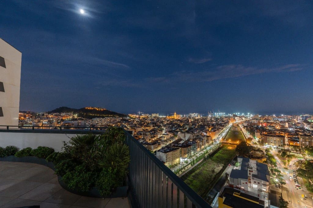 4 bedroom Apartment for sale in Malaga city with pool - € 2,000,000 (Ref: 8584168)