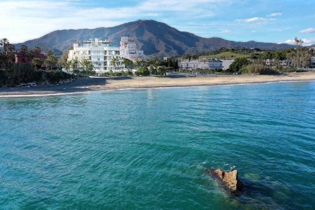 3 makuuhuone Huoneisto myytävänä paikassa Estepona mukana uima-altaan - 3 360 000 € (Ref: 8617232)