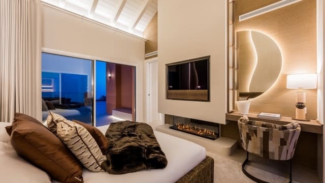 Ático de 4 habitaciones en Marbella en venta con piscina - 5.350.000 € (Ref: 8684543)