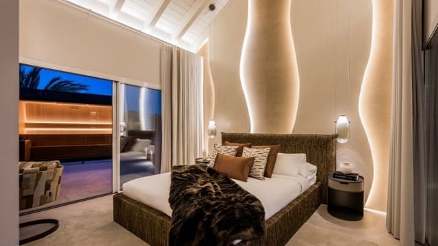 Ático de 4 habitaciones en Marbella en venta con piscina - 5.350.000 € (Ref: 8684543)