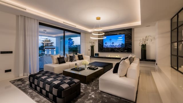 7 chambre Villa/Maison à vendre à Nueva Andalucia, Marbella avec piscine garage - 5 995 000 € (Ref: 8684570)