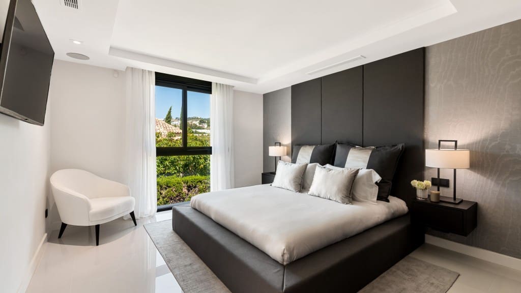 7 chambre Villa/Maison à vendre à Nueva Andalucia avec piscine garage - 5 995 000 € (Ref: 8684570)