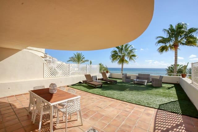 Apartamento de 2 habitaciones en Estepona en venta - 680.000 € (Ref: 8684576)