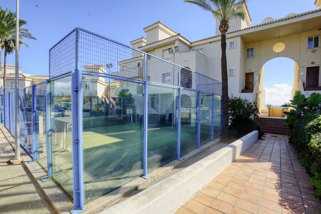 Apartamento de 2 habitaciones en Estepona en venta - 680.000 € (Ref: 8684576)