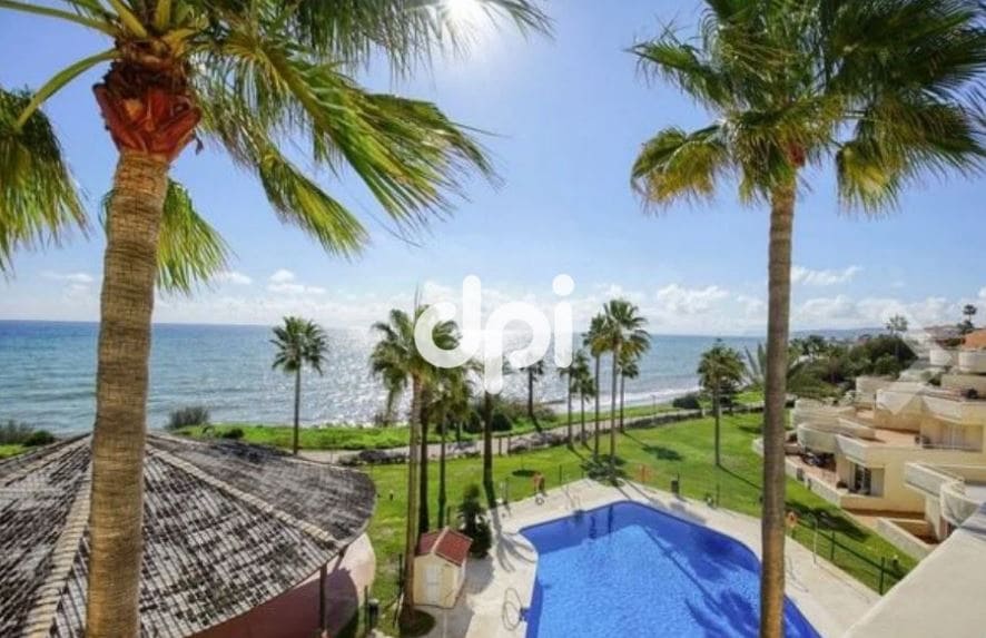 Apartamento de 2 habitaciones en Estepona en venta - 680.000 € (Ref: 8684576)