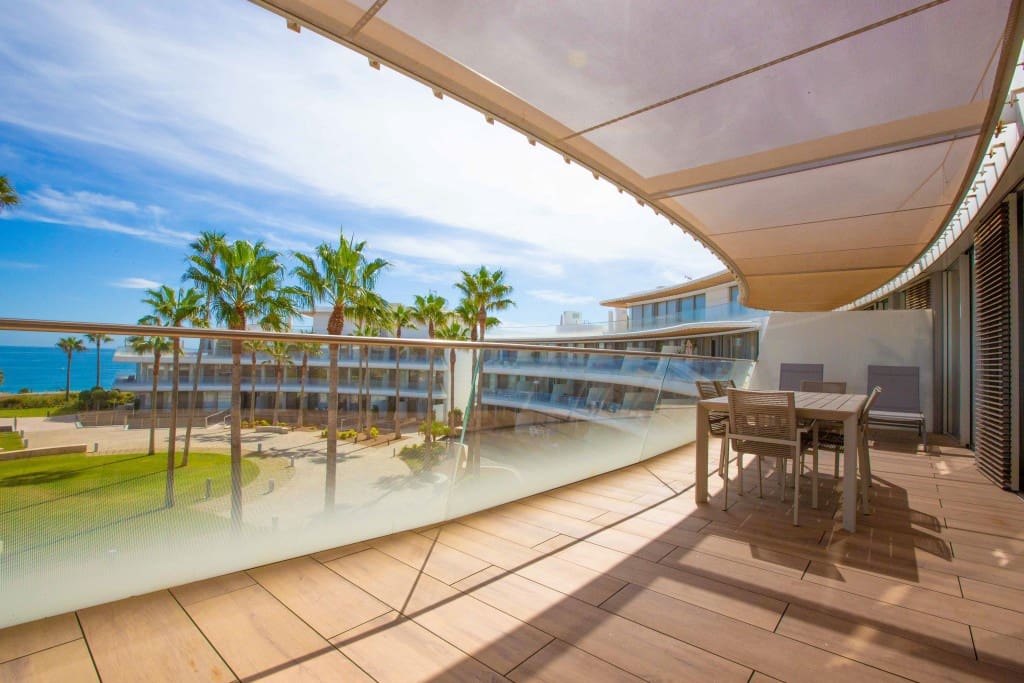 3 chambre Appartement à vendre à Estepona avec piscine garage - 1 450 000 € (Ref: 8684590)