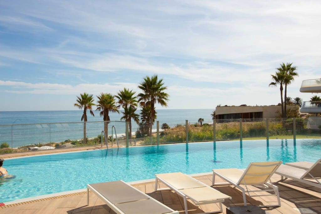 3 chambre Appartement à vendre à Estepona avec piscine garage - 1 450 000 € (Ref: 8684590)